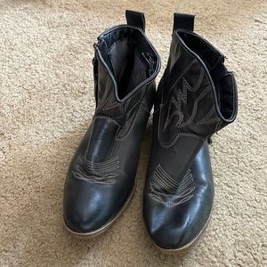 Western ankle boots size 9
